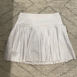 White alo skort only worn once very good condition size small